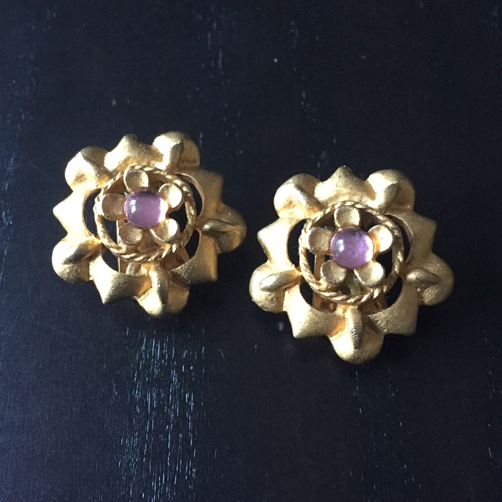 Vintage Fashion Gold Flower Clip-On Earrings